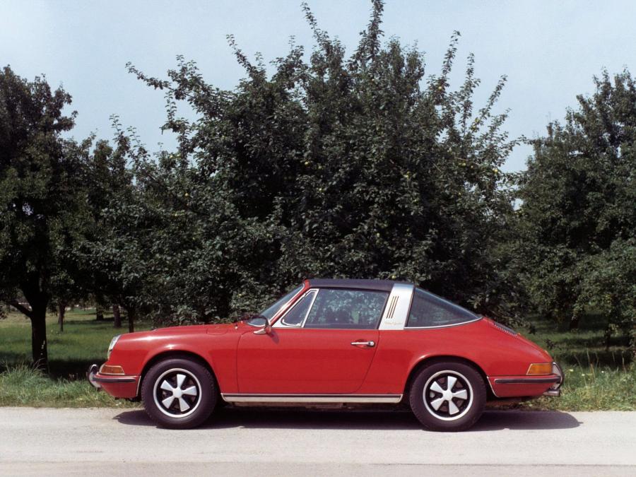  Porsche 911 S 2.2 Targa (911) 1969 года  (фото 8 из 42)